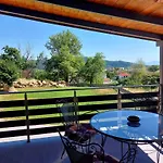 Апартаменты ονειρόπετρα 2 Mouzaki